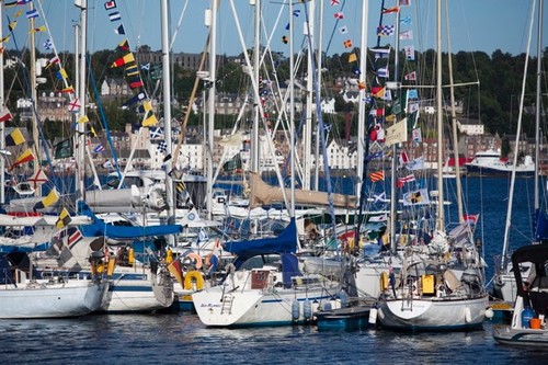 Malts Cruise participants at Oban Marina ©  SW